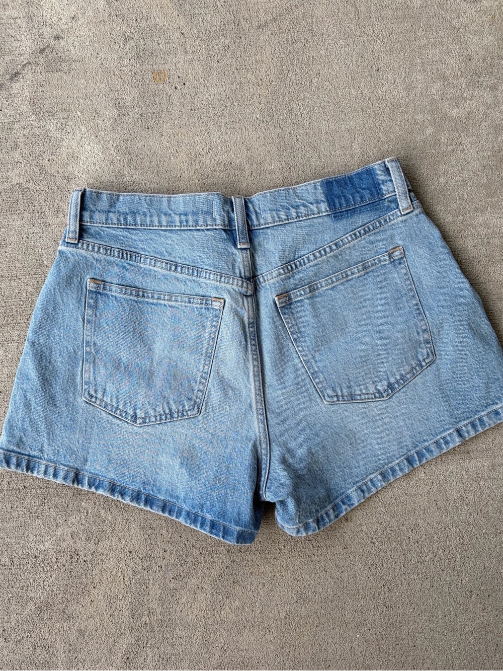 Abercrombie and Fitch high rise mom short curve love denim jean shorts NWT - Picture 2 of 4
